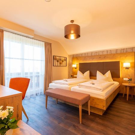 Boutique Hotel Angerer ムルナウ・アム・スタッフェルゼー エクステリア 写真