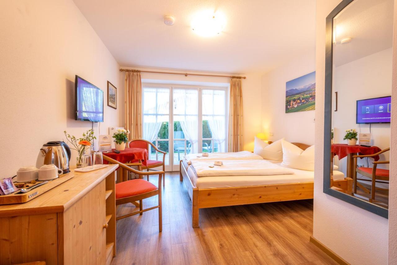 Boutique Hotel Angerer ムルナウ・アム・スタッフェルゼー エクステリア 写真