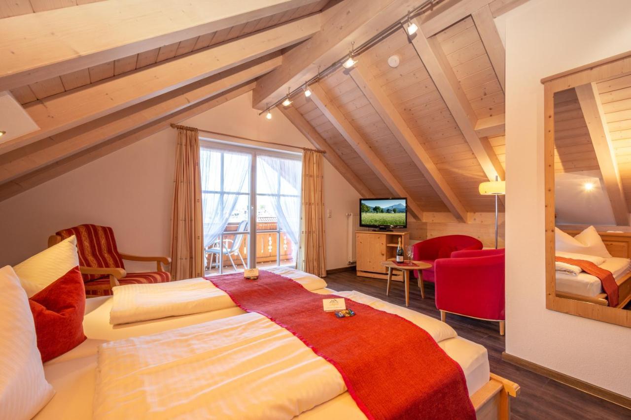 Boutique Hotel Angerer ムルナウ・アム・スタッフェルゼー エクステリア 写真