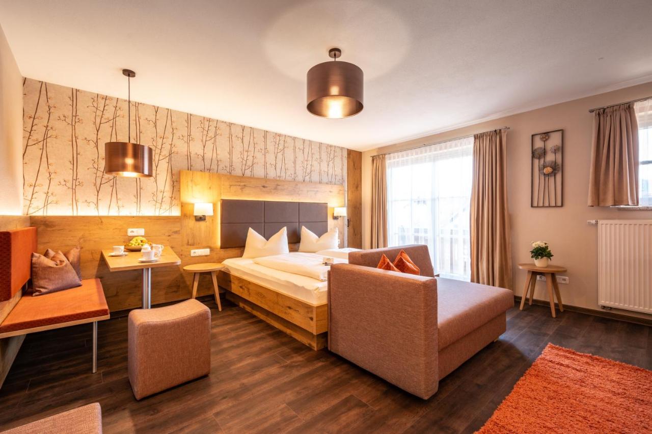 Boutique Hotel Angerer ムルナウ・アム・スタッフェルゼー エクステリア 写真