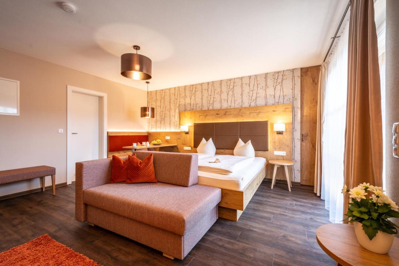 Boutique Hotel Angerer ムルナウ・アム・スタッフェルゼー エクステリア 写真