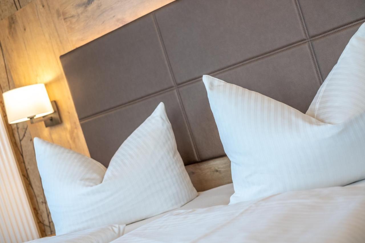 Boutique Hotel Angerer ムルナウ・アム・スタッフェルゼー エクステリア 写真