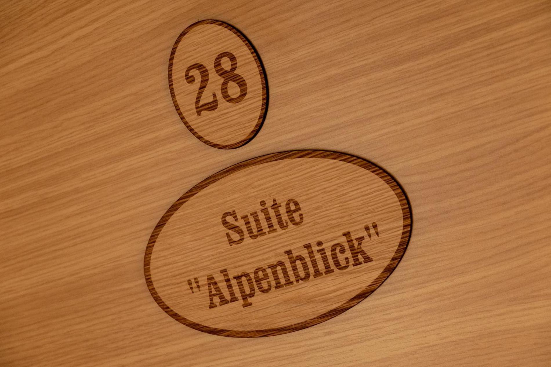 Boutique Hotel Angerer ムルナウ・アム・スタッフェルゼー エクステリア 写真