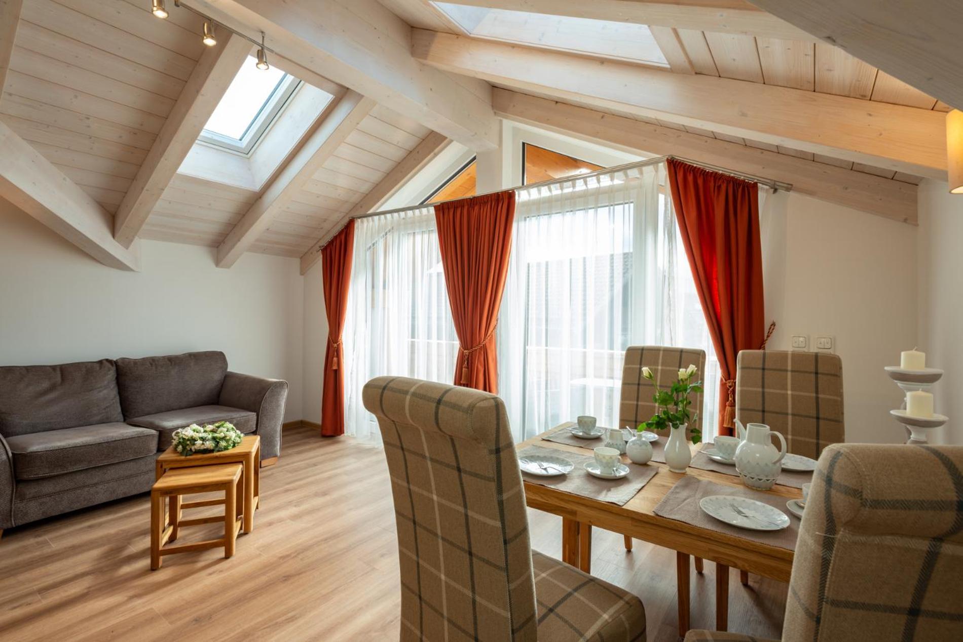 Boutique Hotel Angerer ムルナウ・アム・スタッフェルゼー エクステリア 写真